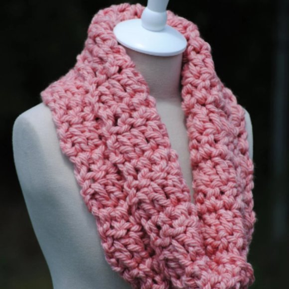 Crochet Antique Rose Thick Cowl/New - Picture 3 of 4